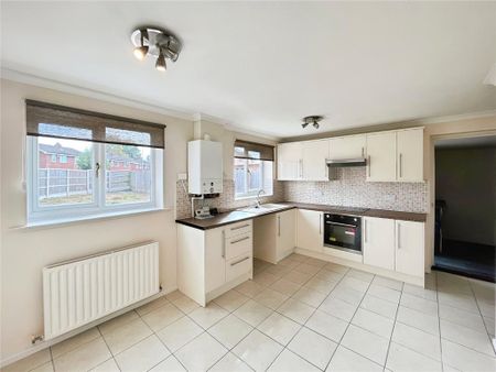 3 bedroom detached house to rent - Photo 4