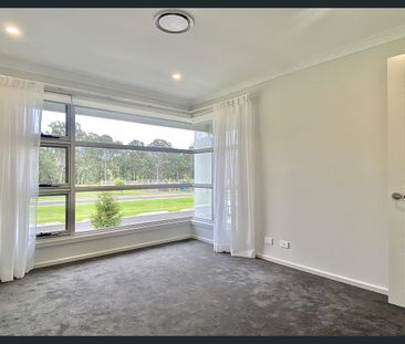 SPACIOUS & LUXURY LIVING + 4 BEDROOMS - Photo 2