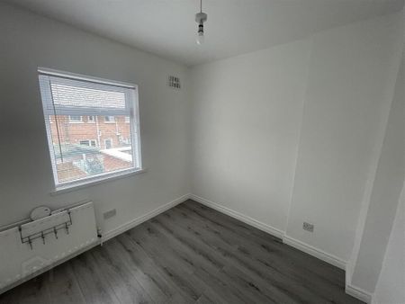 30 Andersonstown Park, Belfast, BT11 8FG - Photo 3