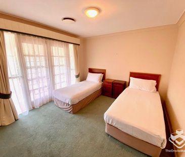 Spacious Unfurnished 3 Bedroom 3bathroom Villa Within Gated Community - Photo 4