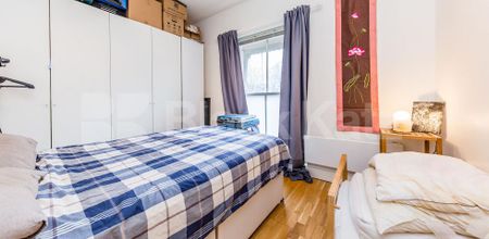 Spacious modern one bed with access to a communal garden - Photo 4