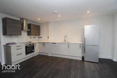 2 bedroom apartment to rent - Photo 3
