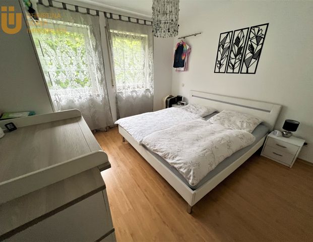 Erdgeschoss – 3 Zimmerwohnung – Terrasse – 2 Tiefgaragenstellplätze – beliebte Wohngegend - Photo 1