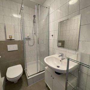 Gemütliche 1-Zimmer-Wohnung mit Einbauküche in zentraler Lage der Bonner Innenstadt! - Foto 2