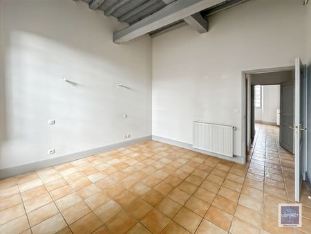 Apartment - Photo 2