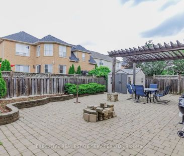 Detached Home For Lease | W9253315 - Photo 5