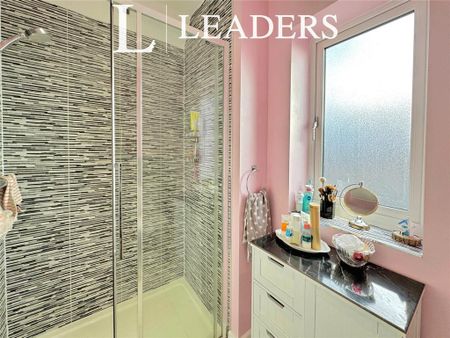 3 bedroom terraced house to rent - Photo 5