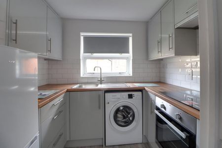 1 bedroom flat to rent - Photo 4