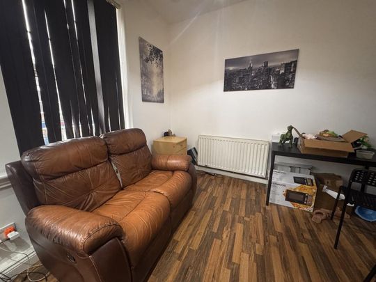 2 bedroom flat to rent - Photo 1