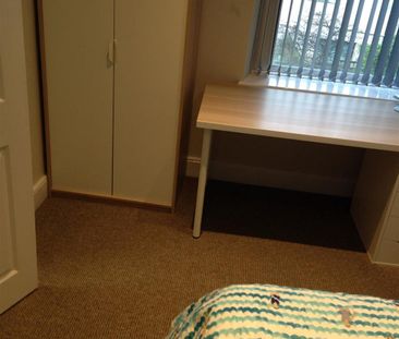 5 bedroom private hall to rent - Photo 2