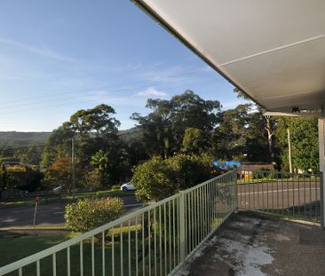 High Set Family Home - Great Yard & Views! - Photo 1