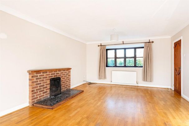 4 bedroom detached house to rent - Photo 1