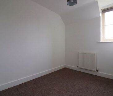 Hillfield Court Road, Gloucester - Photo 1