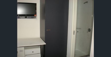 BARGAIN!! Modern & stylish fully furnished studio apartments. - Photo 4
