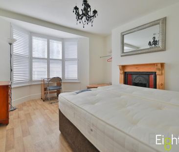 5 bedroom terraced house to rent - Photo 4