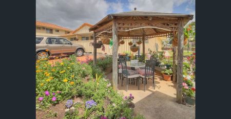 Over 55 years Single retiree - One bedroom unit include water & meal service for rent now! - Photo 5