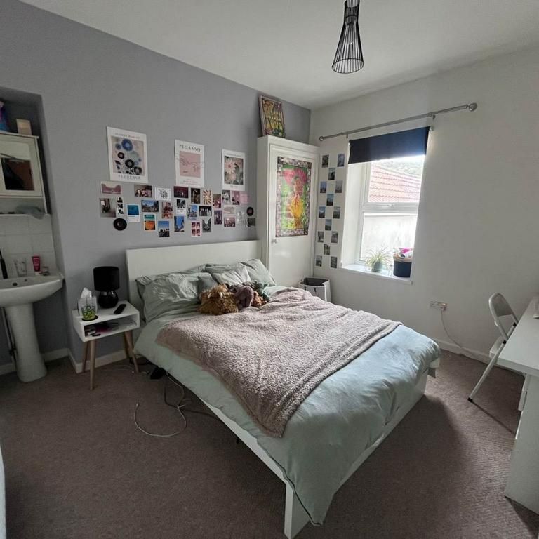 5 bedroom house to rent - Photo 1