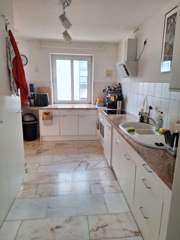 Tolle Gelegenheit – Schmuckstück im Herzen Gersthofens – zwei Badezimmer – Einzelgarage - Photo 4