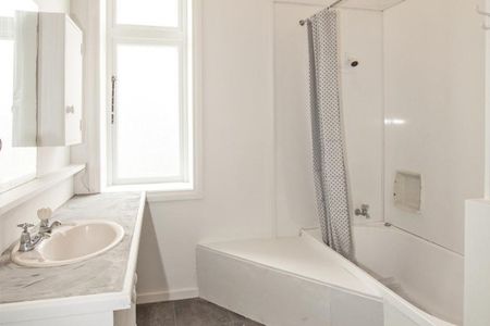 Little Beauty in Avenal - Photo 3