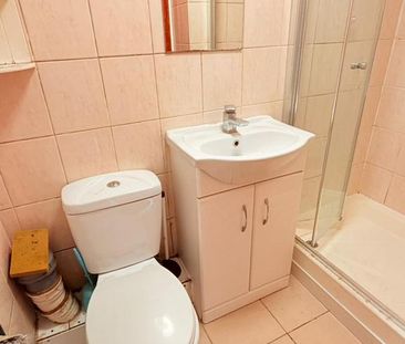 2 bedroom ground floor maisonette to rent - Photo 6