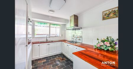 3-Bedroom Family Home with Solar Panels in Prime Narre Warren Location! - Photo 4