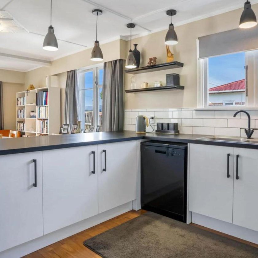 Family Home in Ohai - Photo 1