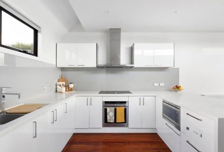 Three Levels of Lifestyle Living in the Heart of Carlton - Photo 5