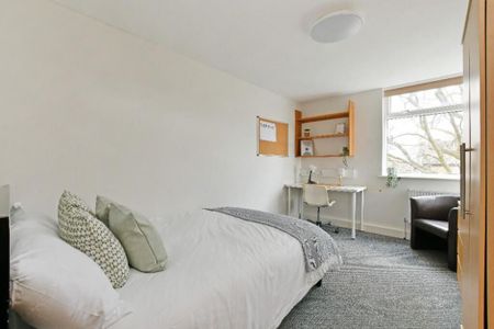4 bedroom apartment to rent - Photo 2
