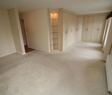 3 bedroom apartment to rent - Photo 3