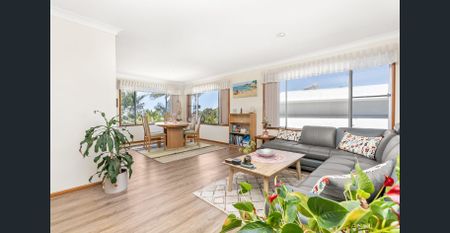 Dreamy Transit Hill Haven with Ocean Vibes - Photo 5