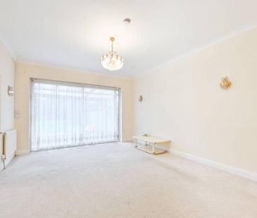 5 bedroom detached house to rent - Photo 2