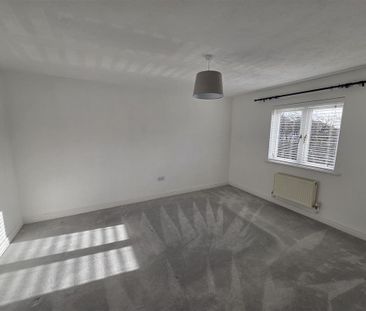 4 bedroom detached house to rent - Photo 5