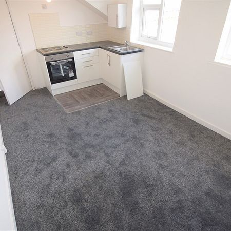 To Let 1 Bed Flat - Photo 4