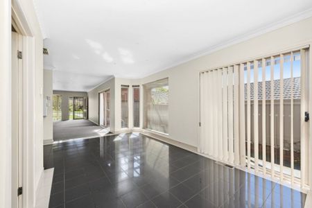 Low Maintenance Three Bedroom Home in Ballarat North - Photo 4