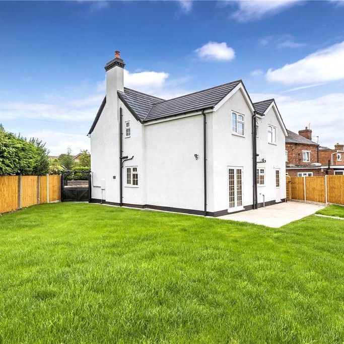 4 bedroom detached house to rent - Photo 1