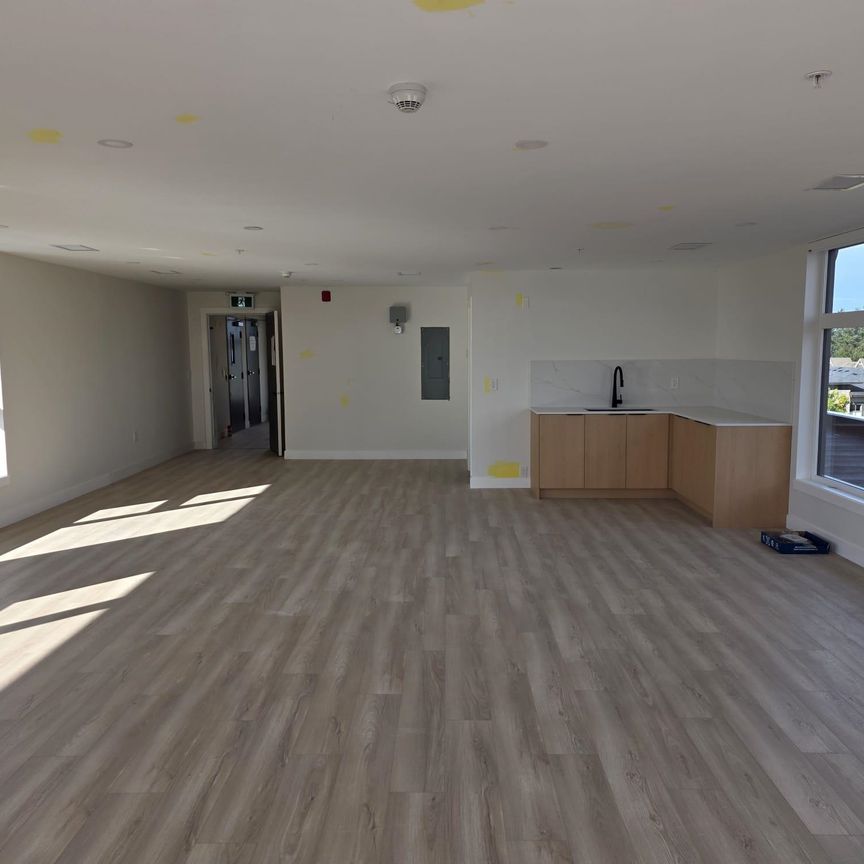 15353 17 Avenue #306, White Rock, BC V4A1T8 - Photo 1