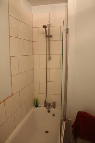 3 bedroom flat to rent - Photo 5