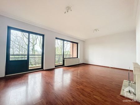 Appartement met 2 slaapkamers en terras te huur in Ukkel. - Photo 2