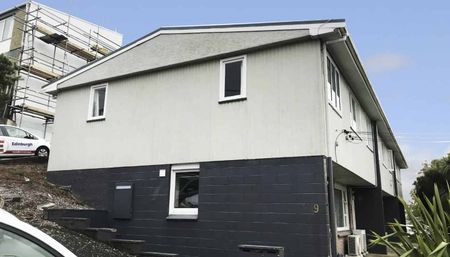 Fully Furnished 5 bedroom Studio - Available for 2026 - Photo 2