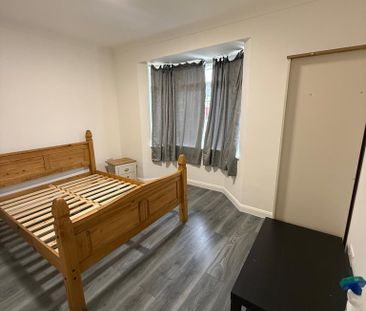 1 bedroom in a house share to rent - Photo 5