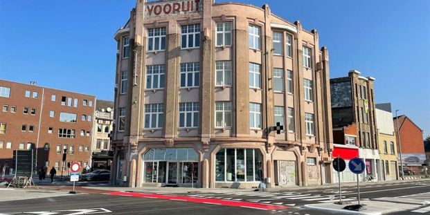 Appartement te huur in Sint-Amandsberg voor € 1.155 met 2 slaapkamers - Photo 1