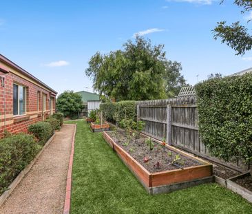 TREMENDOUS HOME IN TERRIFFIC LOCATION - Photo 4