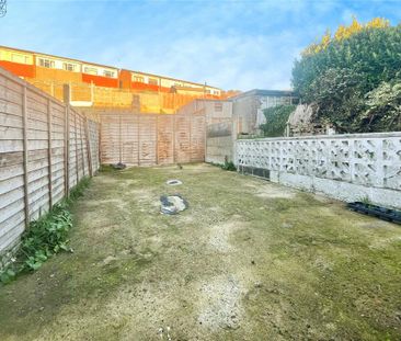 2 bedroom terraced house to rent - Photo 6