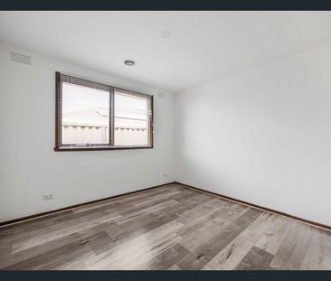 Exquisite Home for Rent - Photo 3