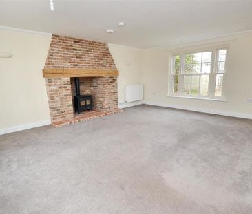 5 bedroom detached house to rent - Photo 1