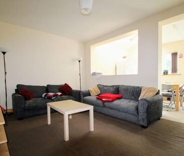 6 bedroom semi-detached house to rent - Photo 1