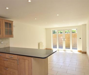 4 bedroom detached house to rent - Photo 6