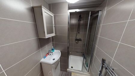 6 bedroom house to rent - Photo 2