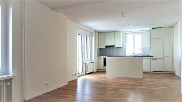 Nähe Kantonsspital - renovierte Altbauwohnung - Photo 1