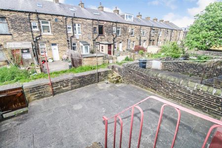 4 bedroom terraced house to rent - Photo 3